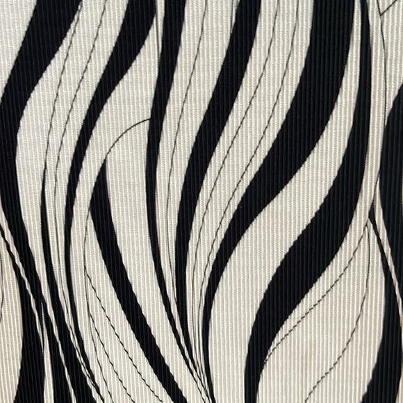 NWOT R & M Richards black and white sleeveless striped long gown. Size XXL - Picture 3 of 4